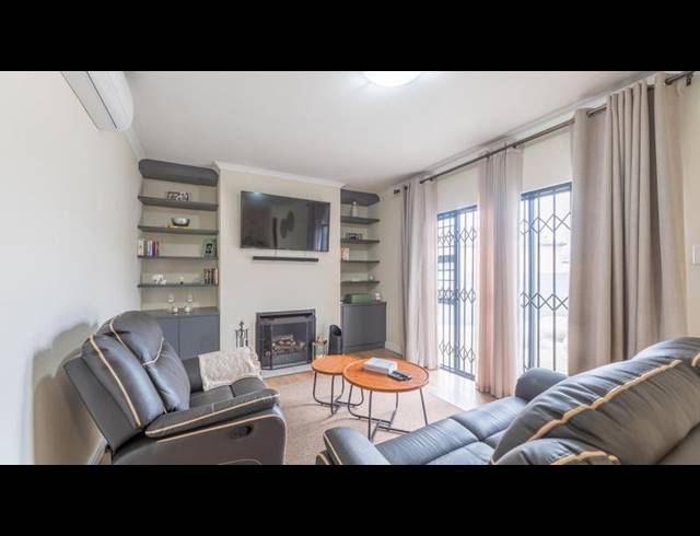 3 BEDROOM HOUSE FOR SALE IN VIKING VILLAGE